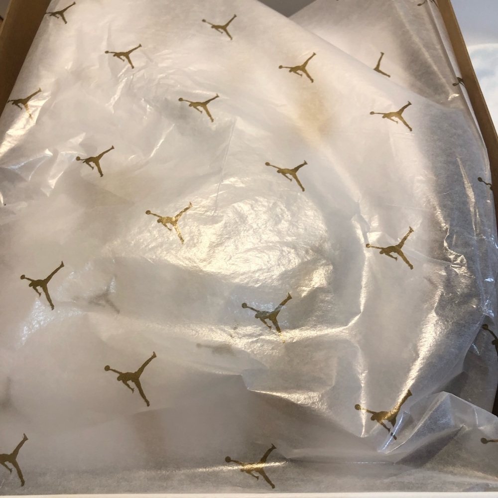 Jordan 1 Retro High OG White Metallic Gold (Women's 10.5) Unisex New With OG Box - Picture 9 of 15